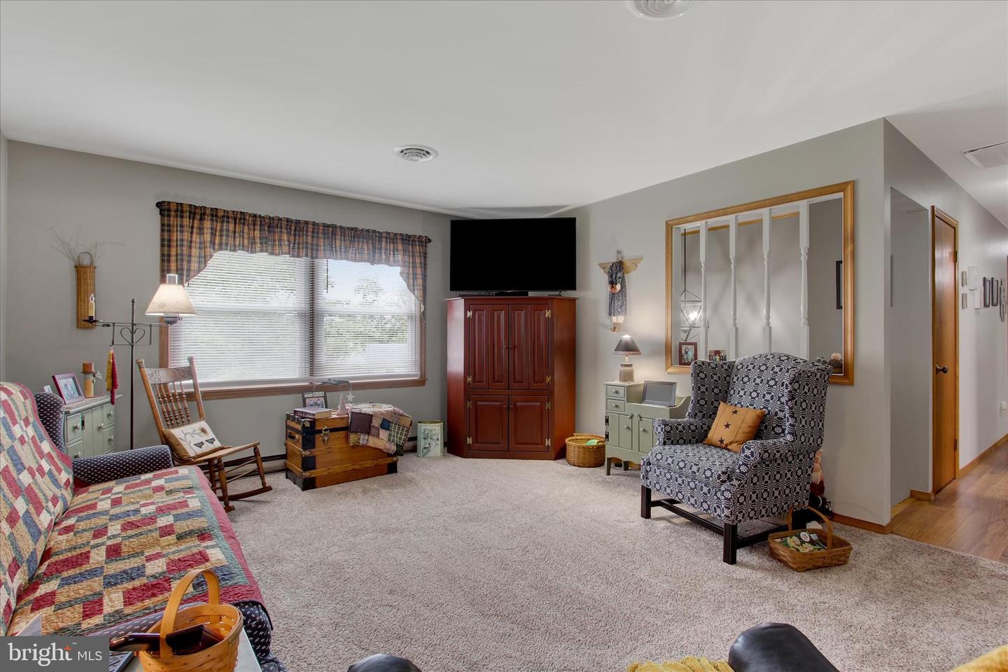 807 Pine Grove Dr Property Photo 6
