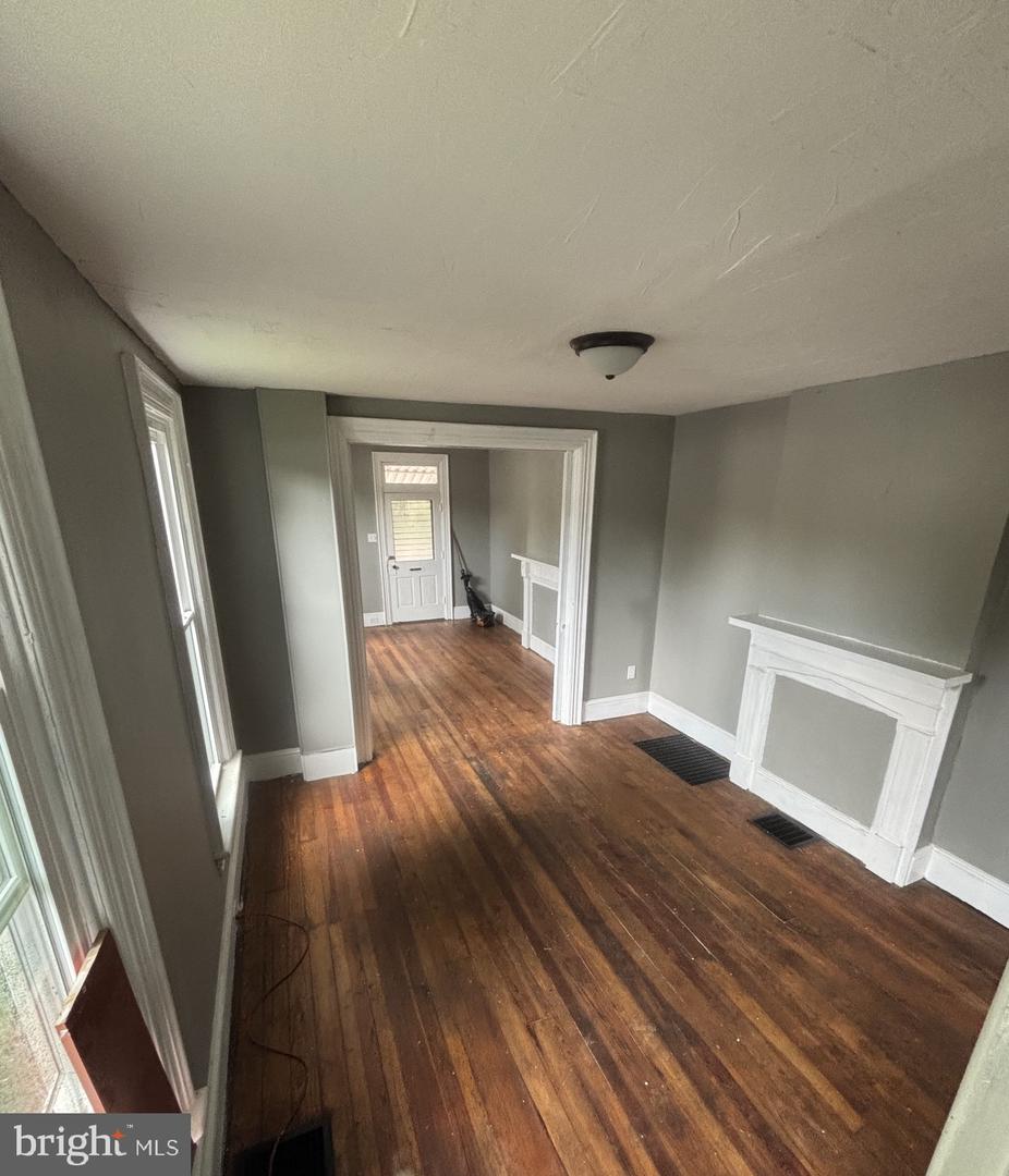 505 S Second St Property Photo 3