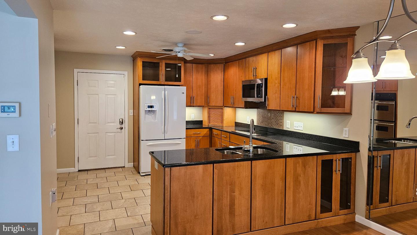 56 Sanibel Ln Property Photo 5