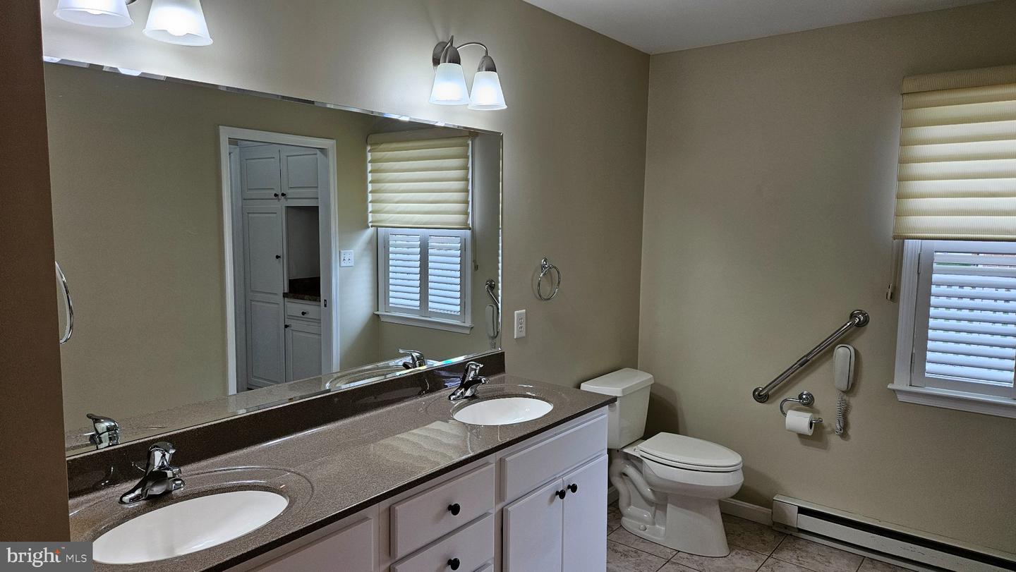 56 Sanibel Ln Property Photo 16
