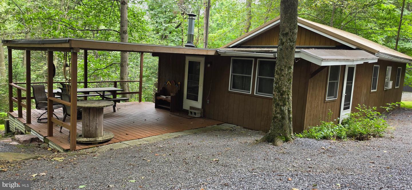 22760 Loop Rd Property Photo 3
