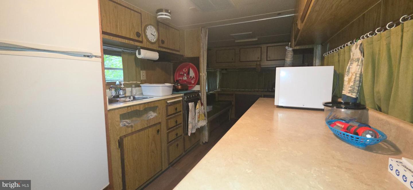 22760 Loop Rd Property Photo 12