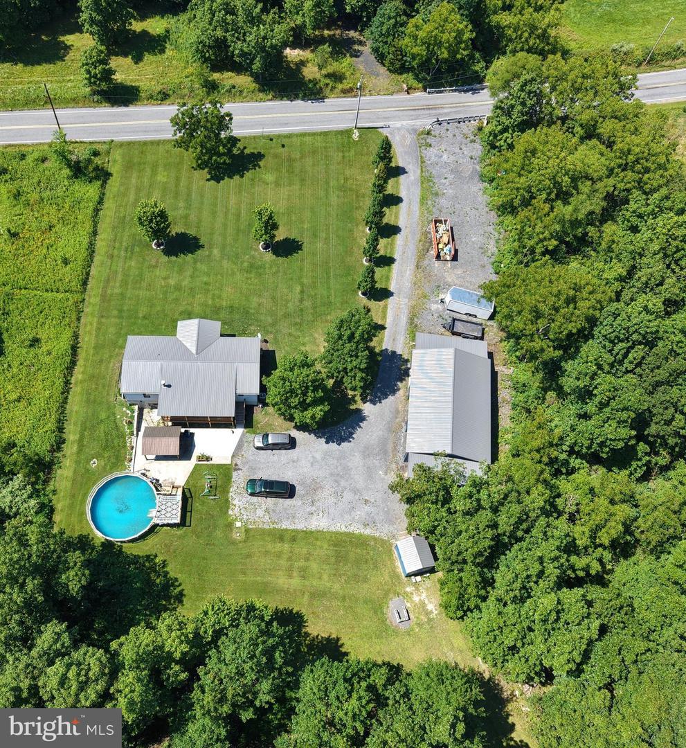 19890 Amberson Road Property Photo 6