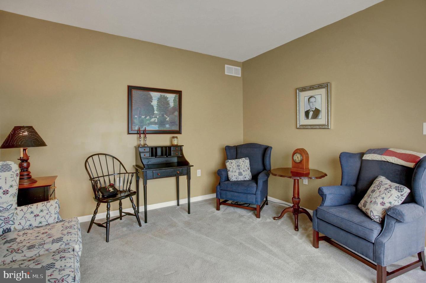 155 Eleahs Xing Property Photo 8