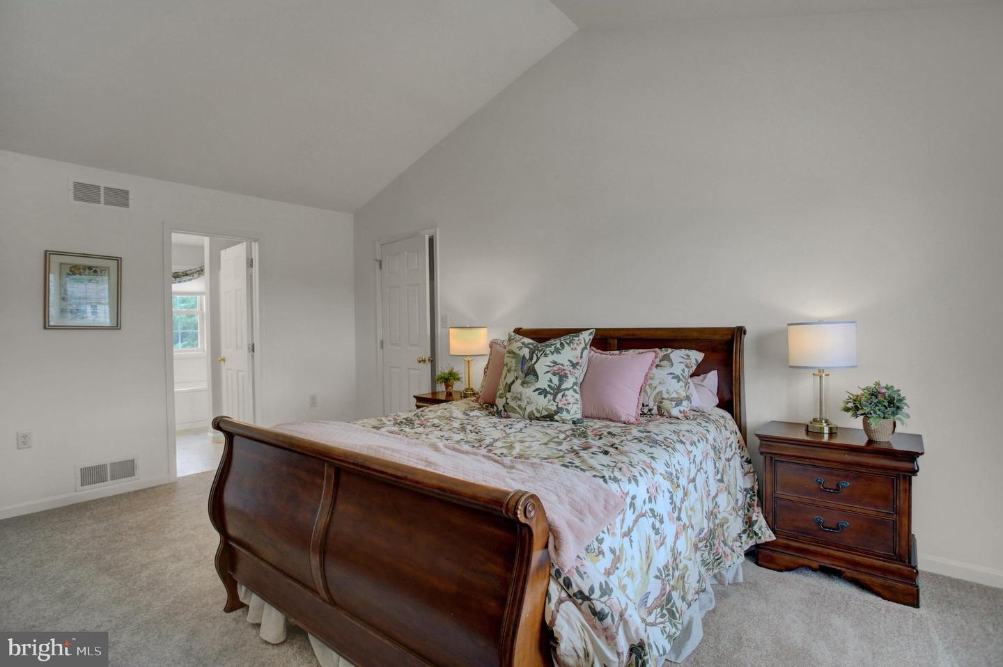155 Eleahs Xing Property Photo 21