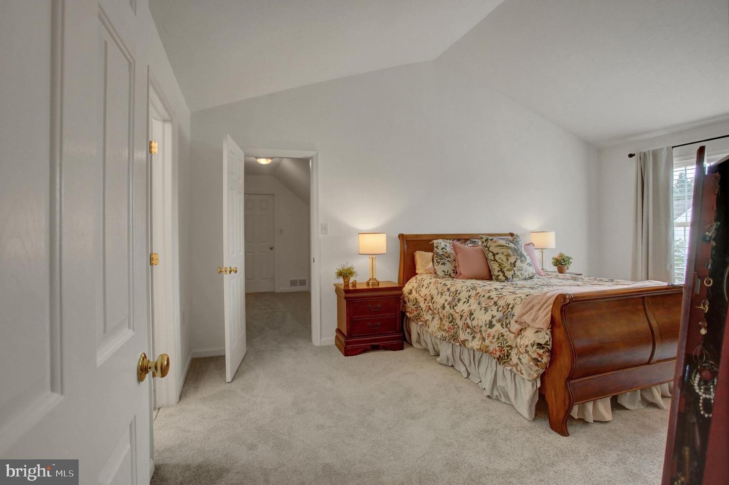 155 Eleahs Xing Property Photo 23