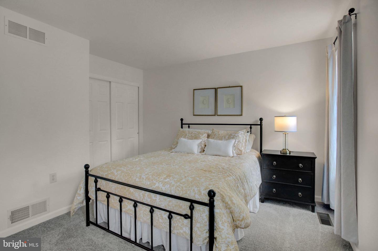 155 Eleahs Xing Property Photo 31