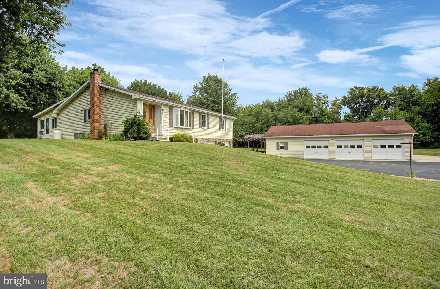 2424 Loop Road Property Photo 3