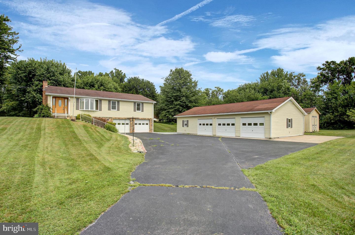 2424 Loop Road Property Photo 6