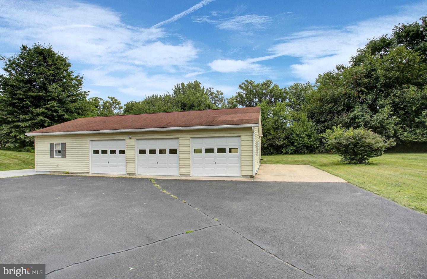 2424 Loop Road Property Photo 7