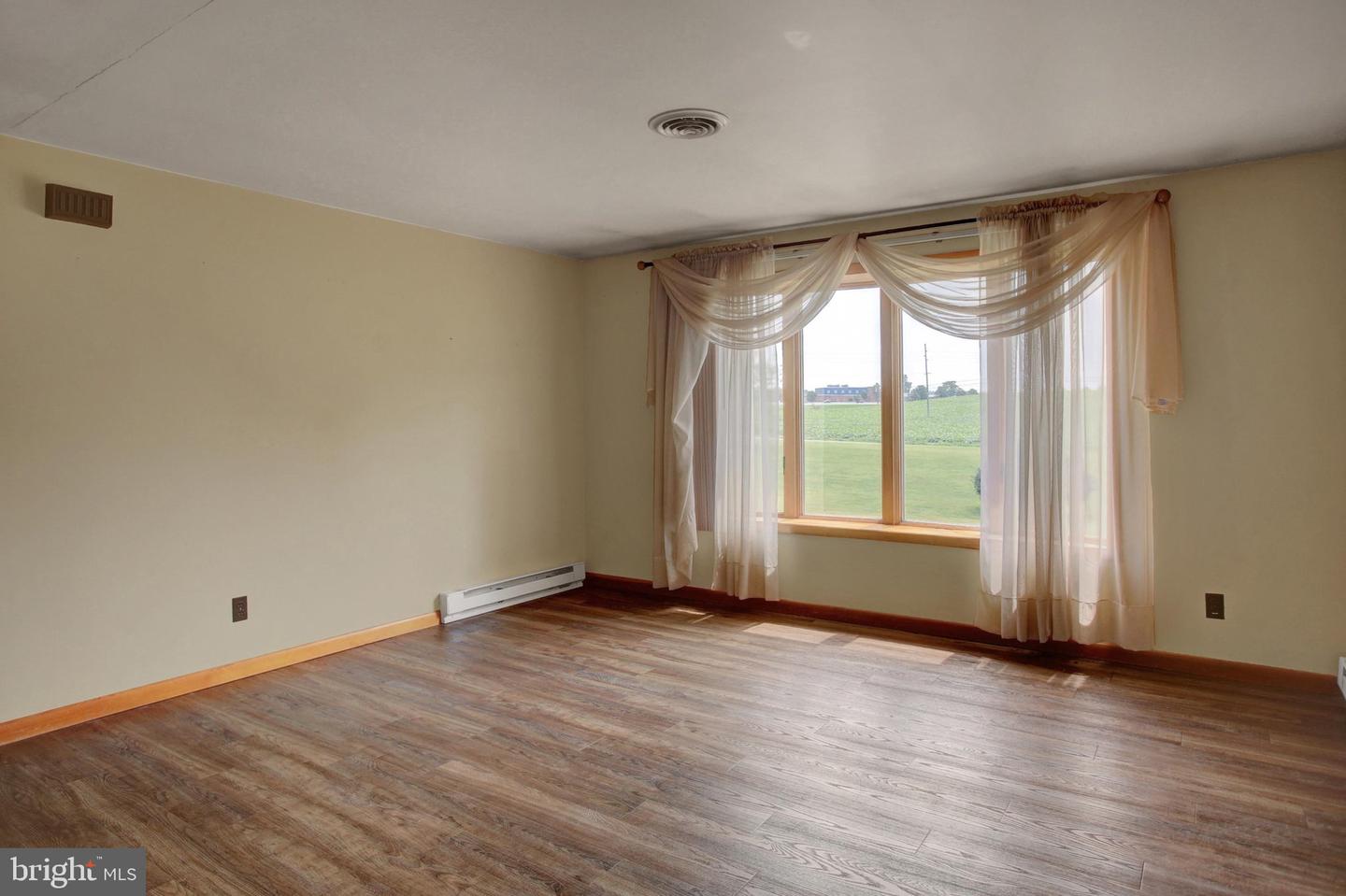 2424 Loop Road Property Photo 12