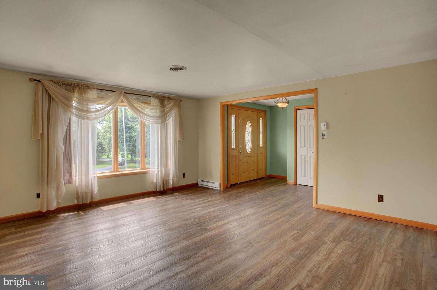 2424 Loop Road Property Photo 13