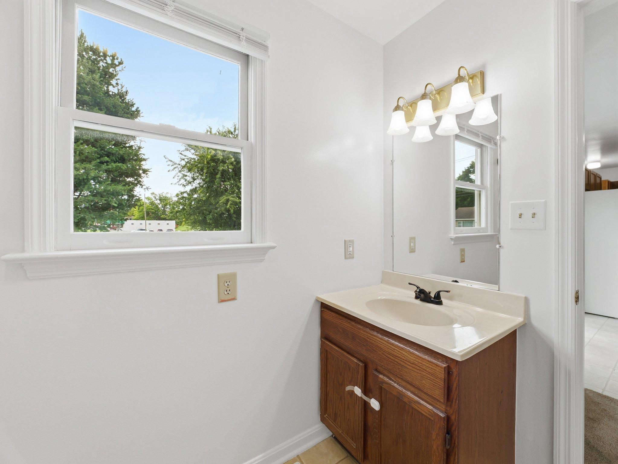 1901 Clinton Ave Property Photo 6