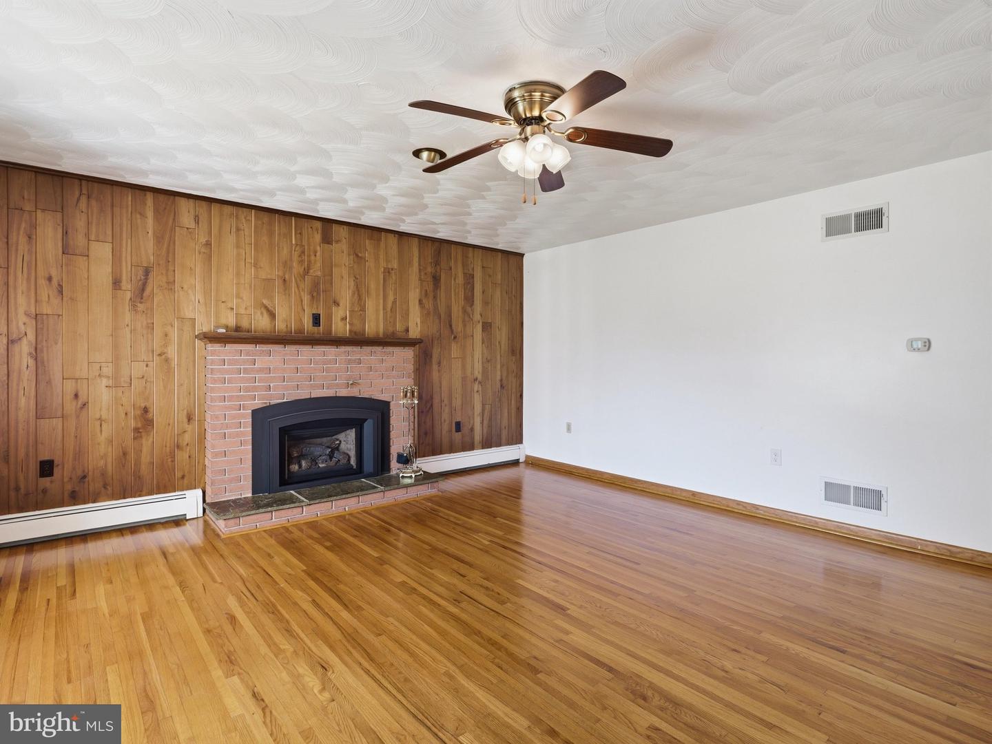 544 Mentzer Ave Property Photo 4