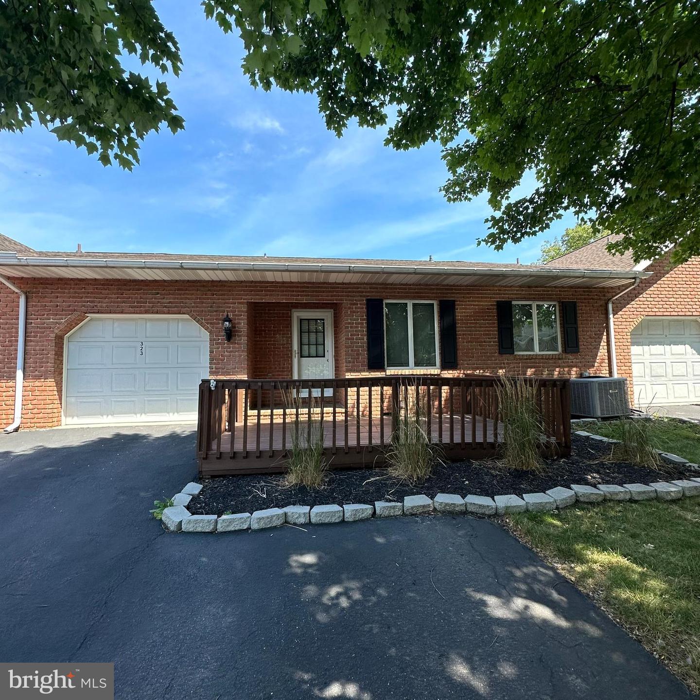 323 STONEGATE COURT Property Photo 1