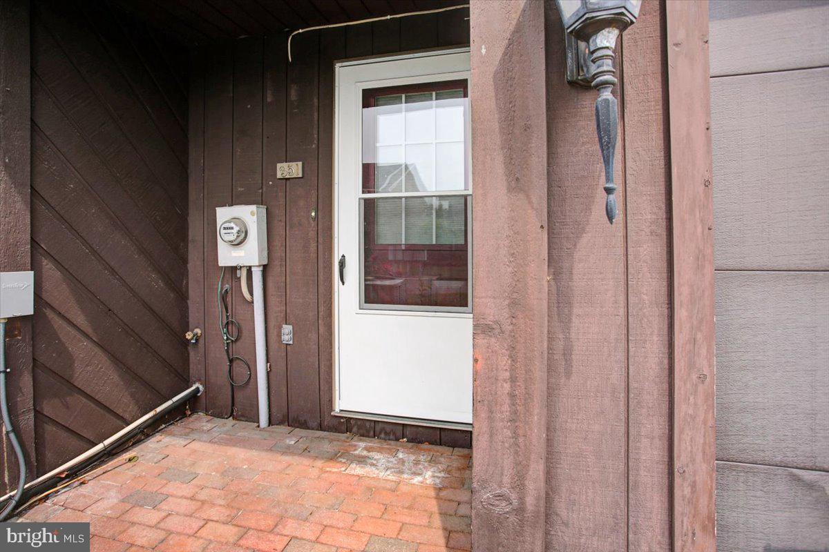 351 Stonegate Court Property Photo 5