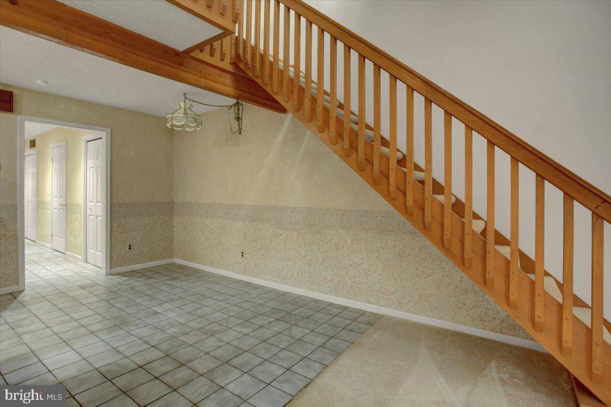 351 Stonegate Court Property Photo 13