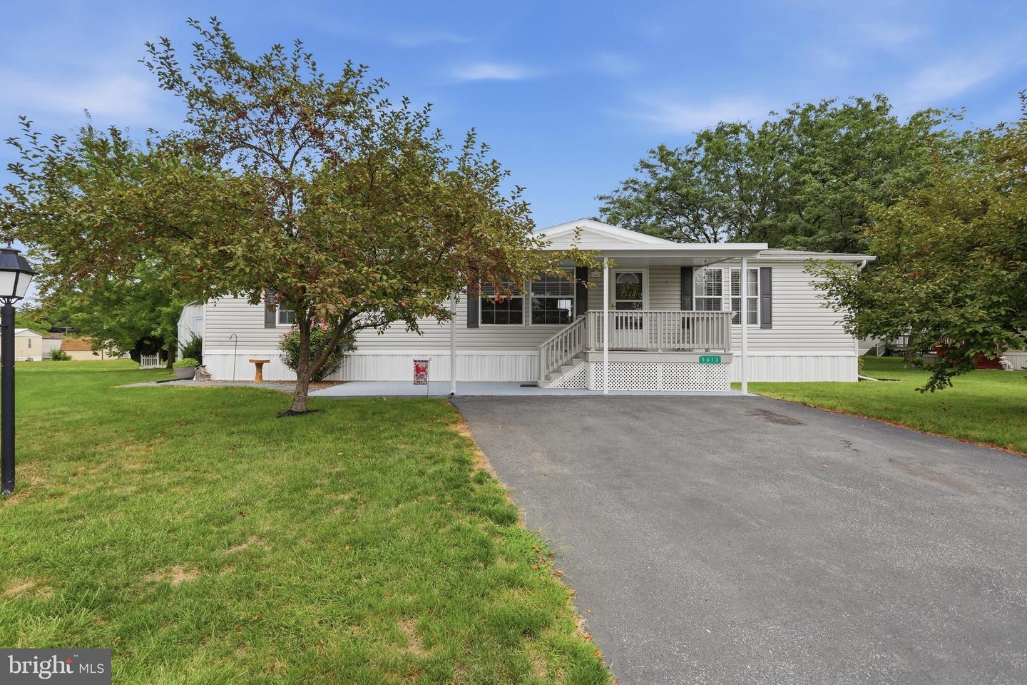 5613 Classic Court Property Photo 3