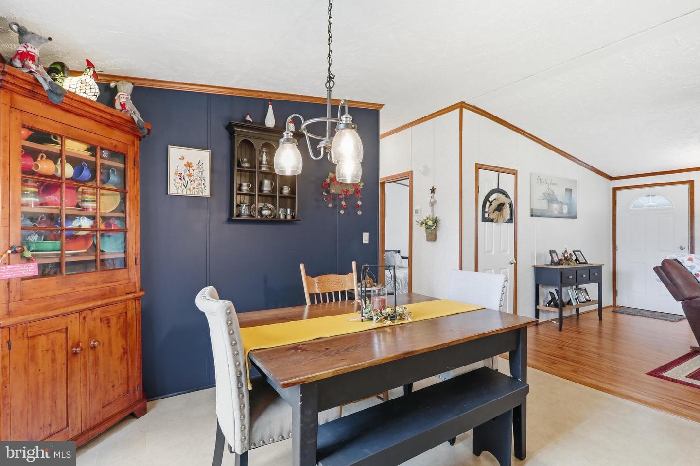 5613 Classic Court Property Photo 13
