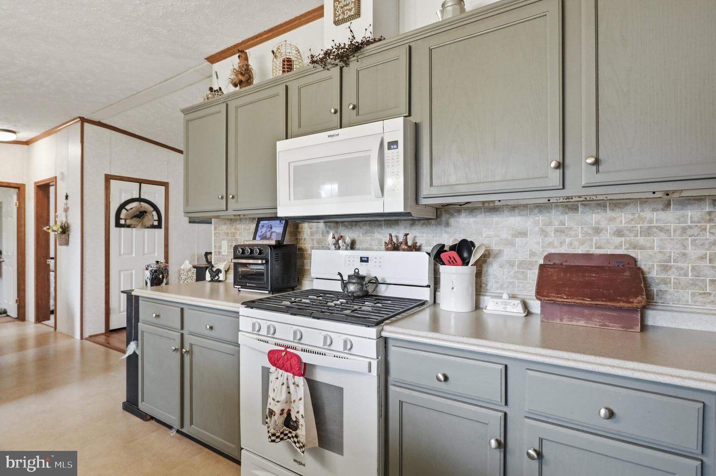 5613 Classic Court Property Photo 17
