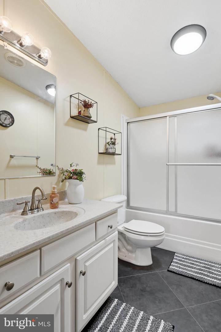 5613 Classic Court Property Photo 21