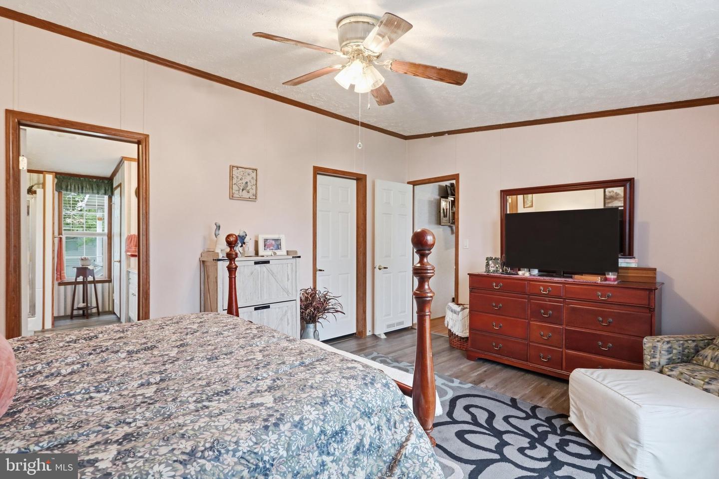 5613 Classic Court Property Photo 25