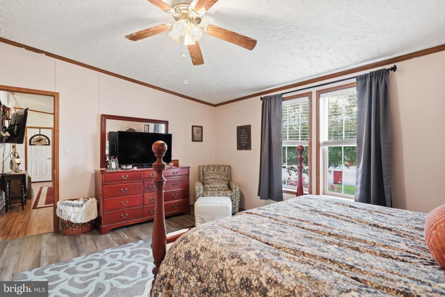 5613 Classic Court Property Photo 26