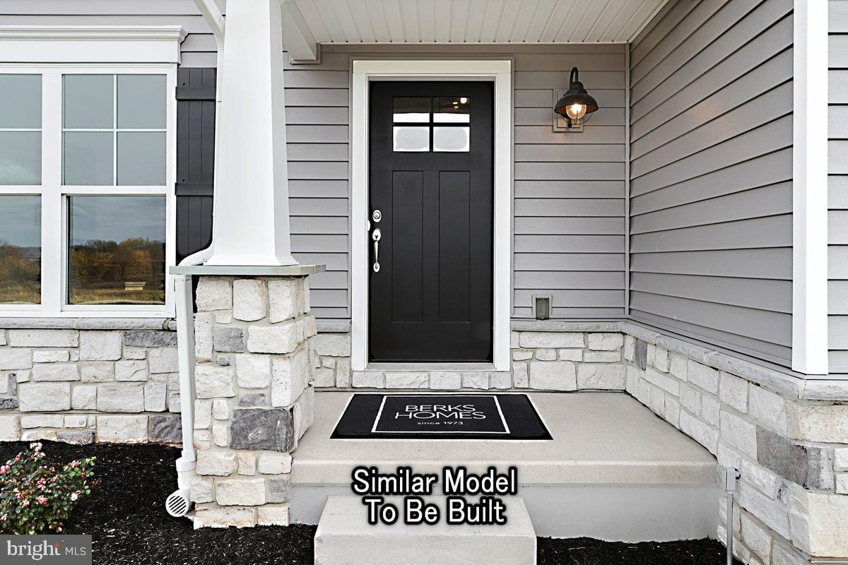 Revere Plan On Crestwood Dr #lot 23 Property Photo 3