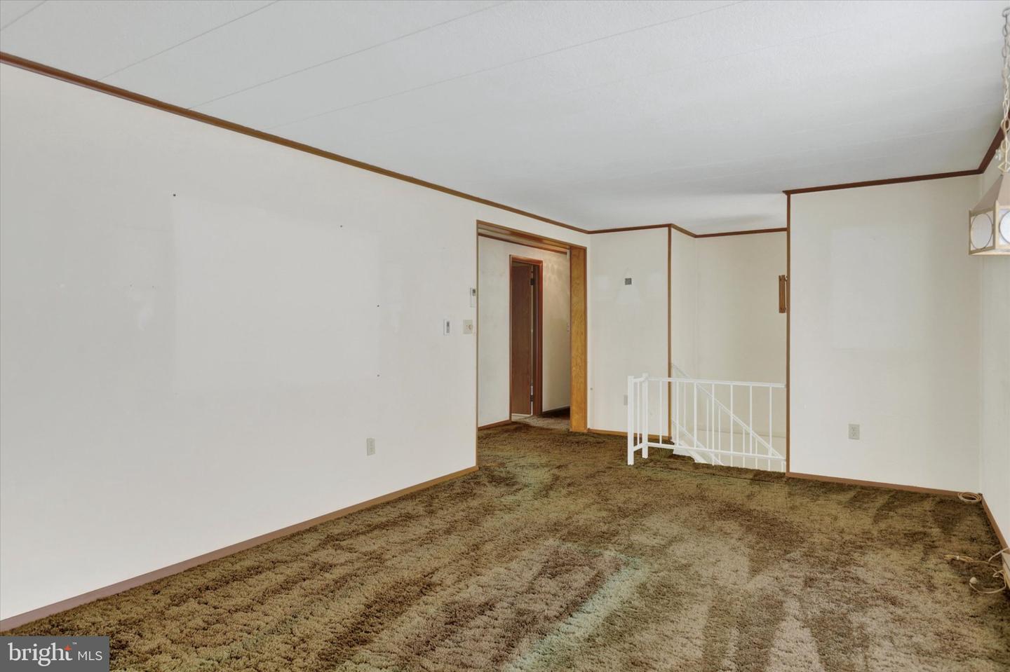 399 Garman Dr Property Photo 5