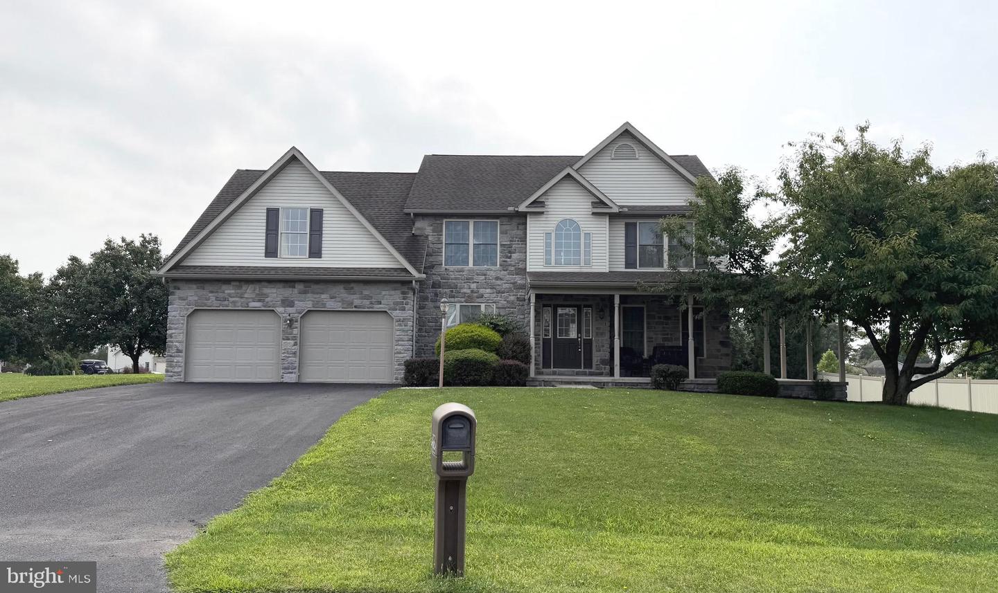 1322 Hunters Chase Property Photo 1