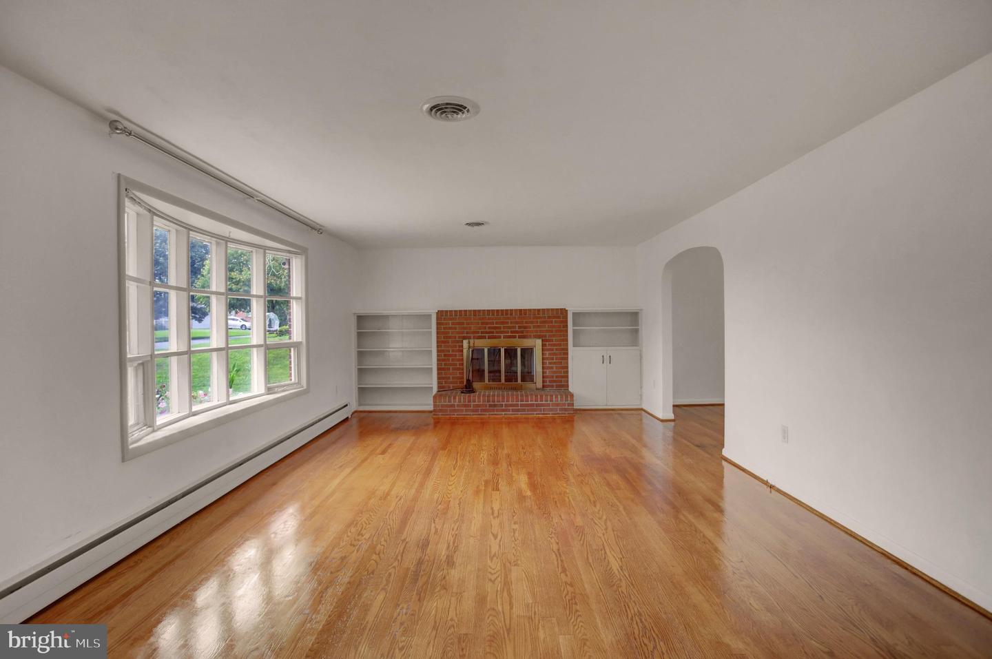 221 Harvest Lane Property Photo 2