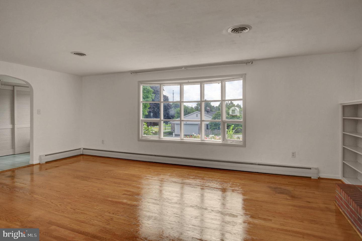 221 Harvest Lane Property Photo 3