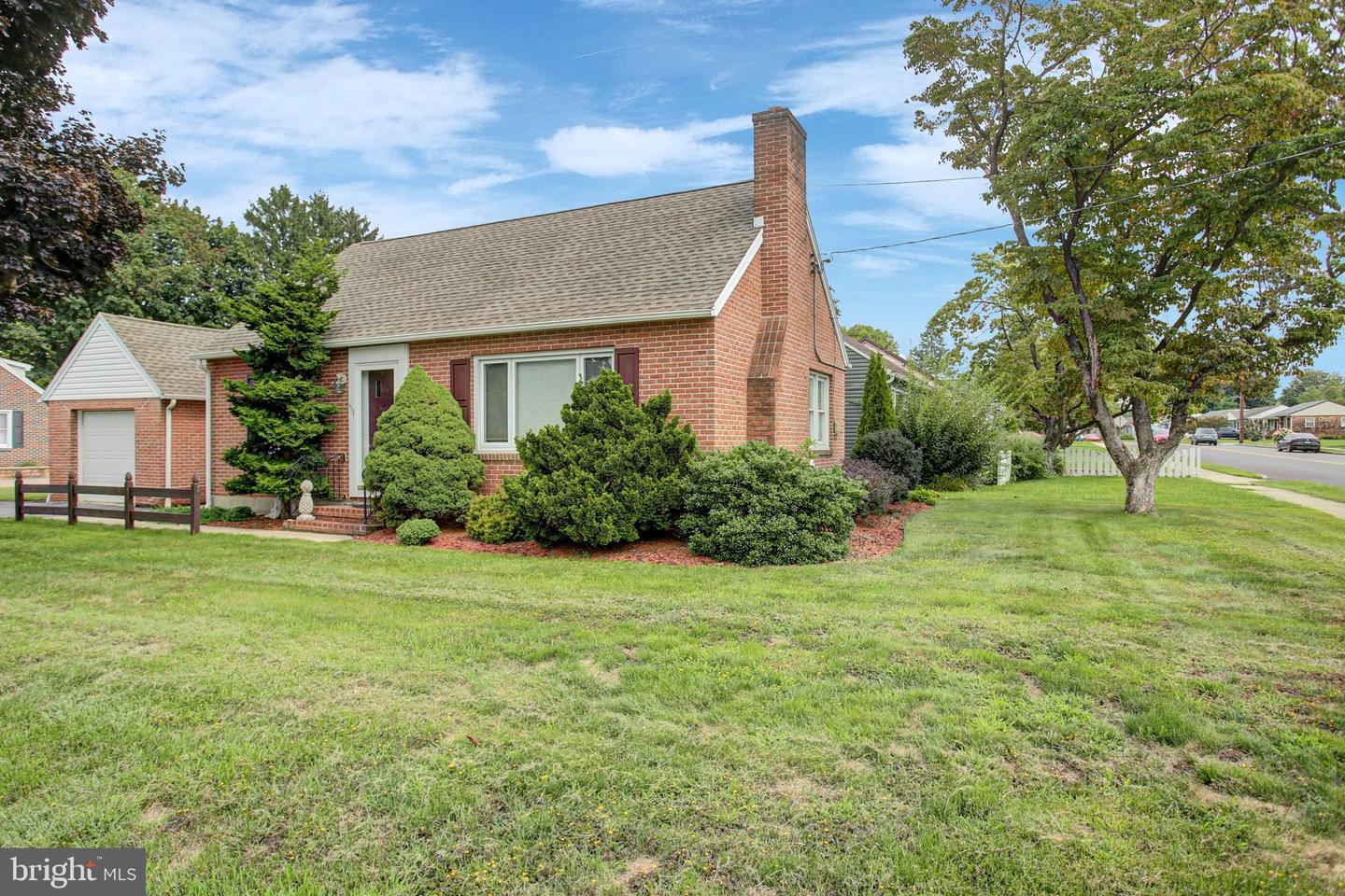 571 Highland Avenue Property Photo 3