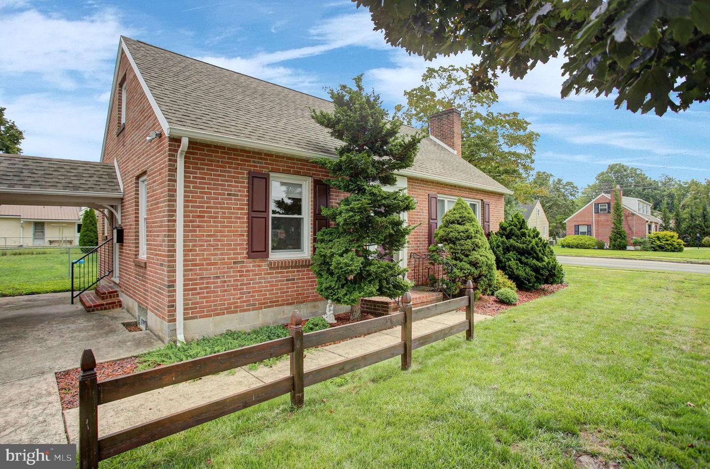 571 Highland Avenue Property Photo 4