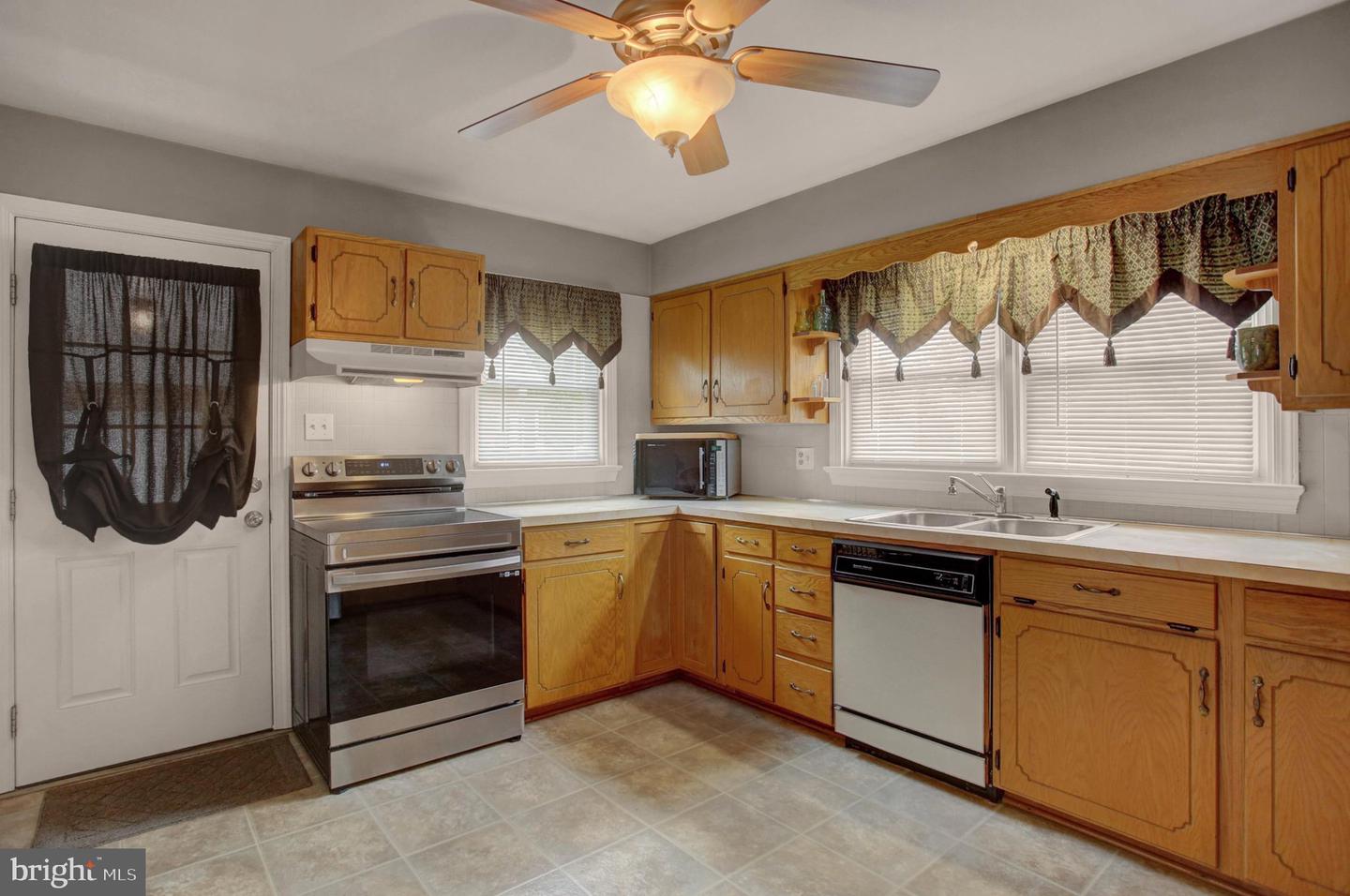 571 Highland Avenue Property Photo 14