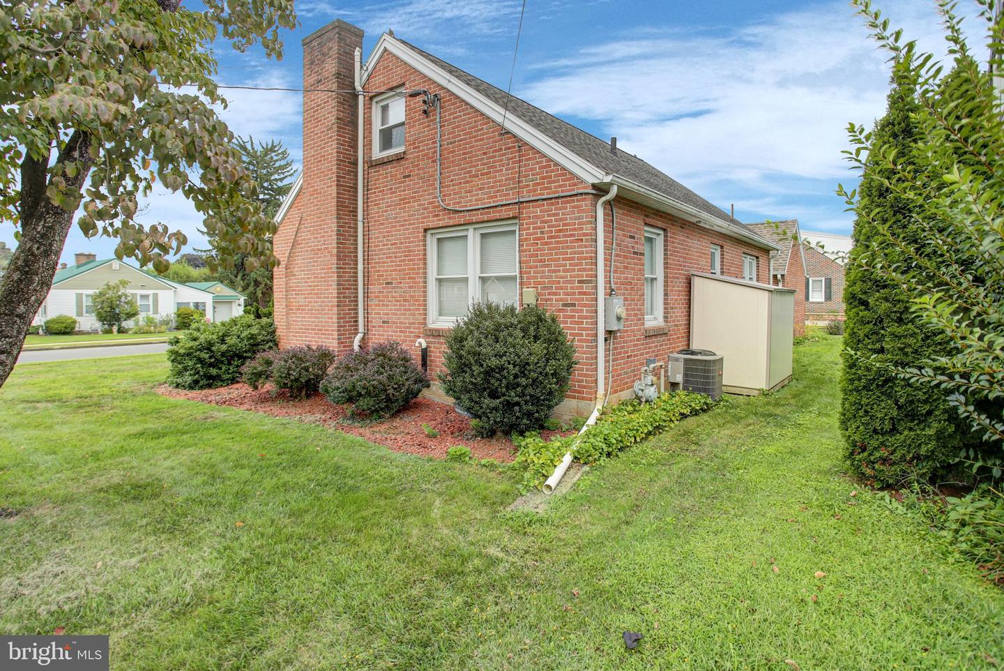 571 Highland Avenue Property Photo 33