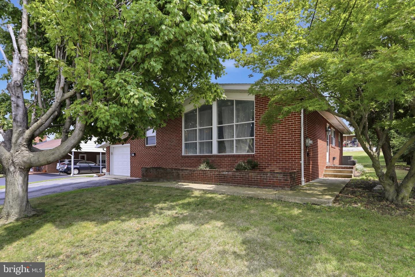 133 Williamson Avenue Property Photo 3