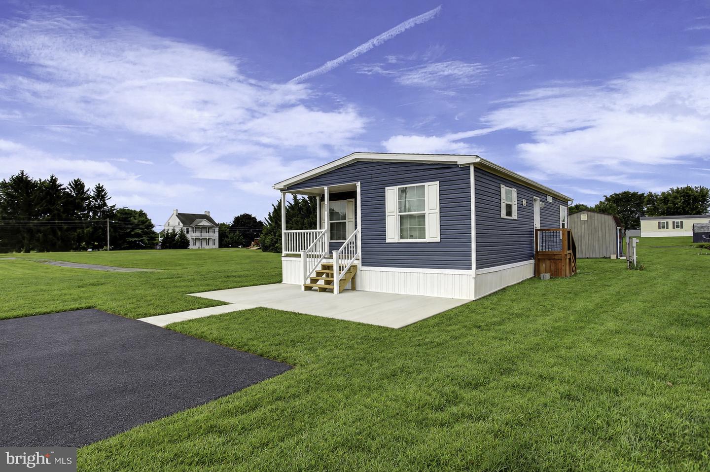500 Municipal Dr Property Photo 1