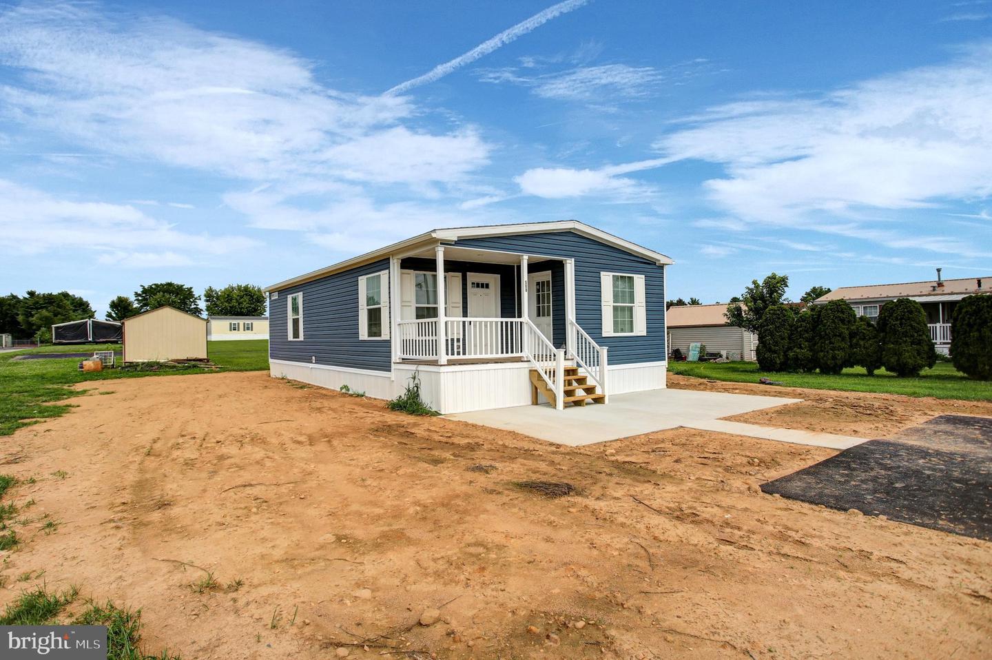 500 Municipal Dr Property Photo 7