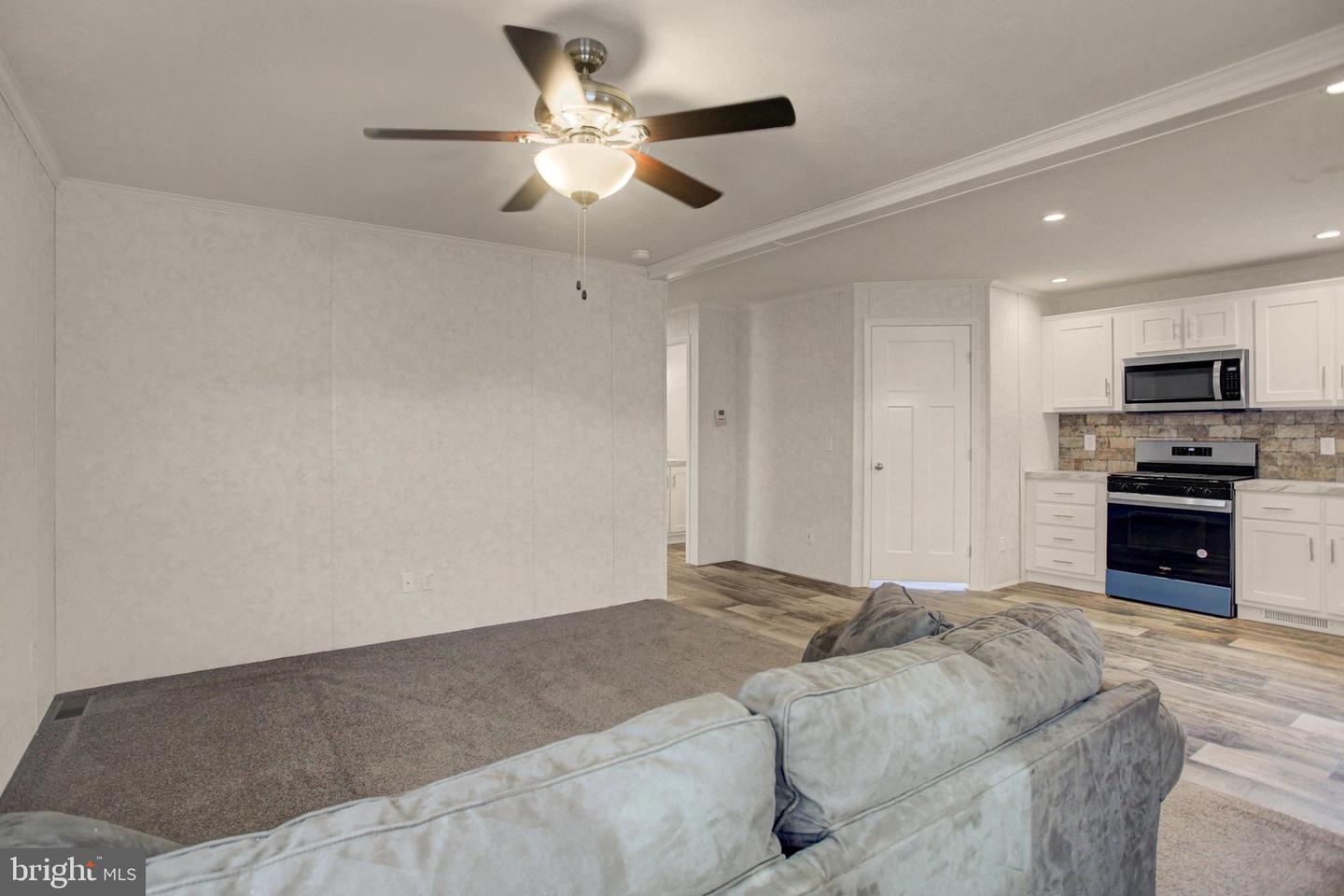500 Municipal Dr Property Photo 10