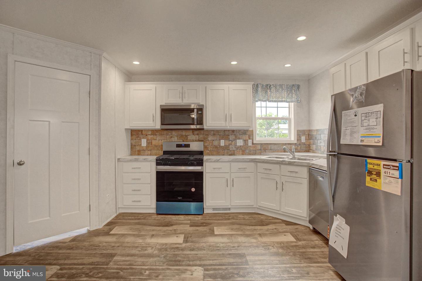 500 Municipal Dr Property Photo 14