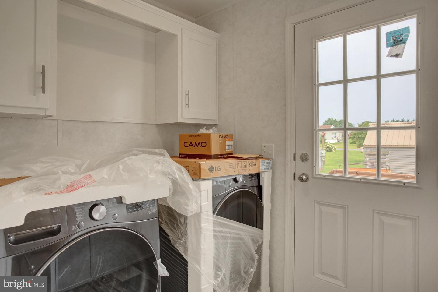 500 Municipal Dr Property Photo 15