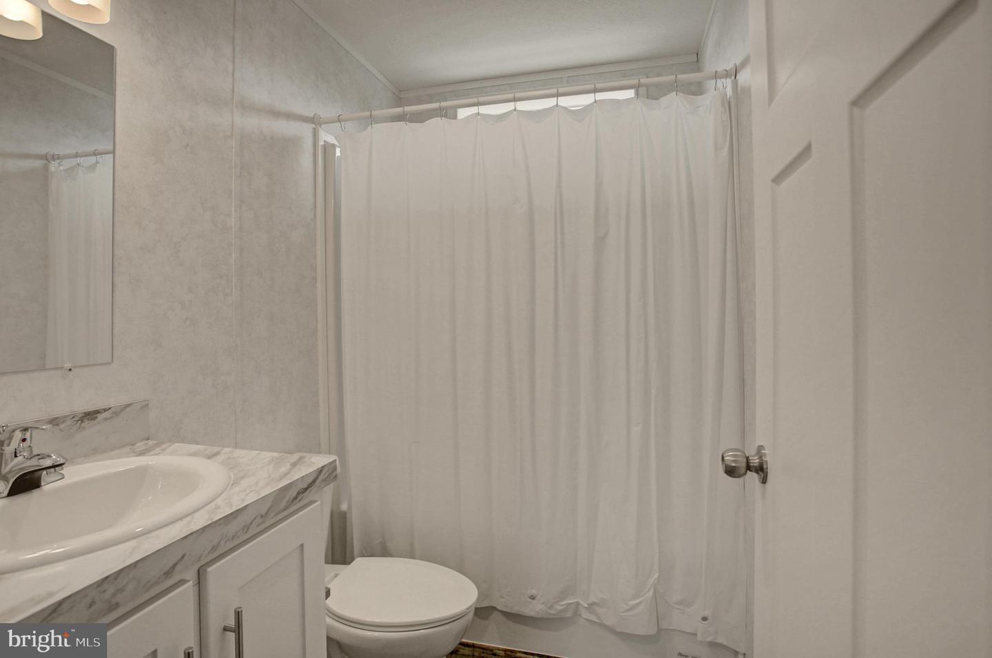 500 Municipal Dr Property Photo 18