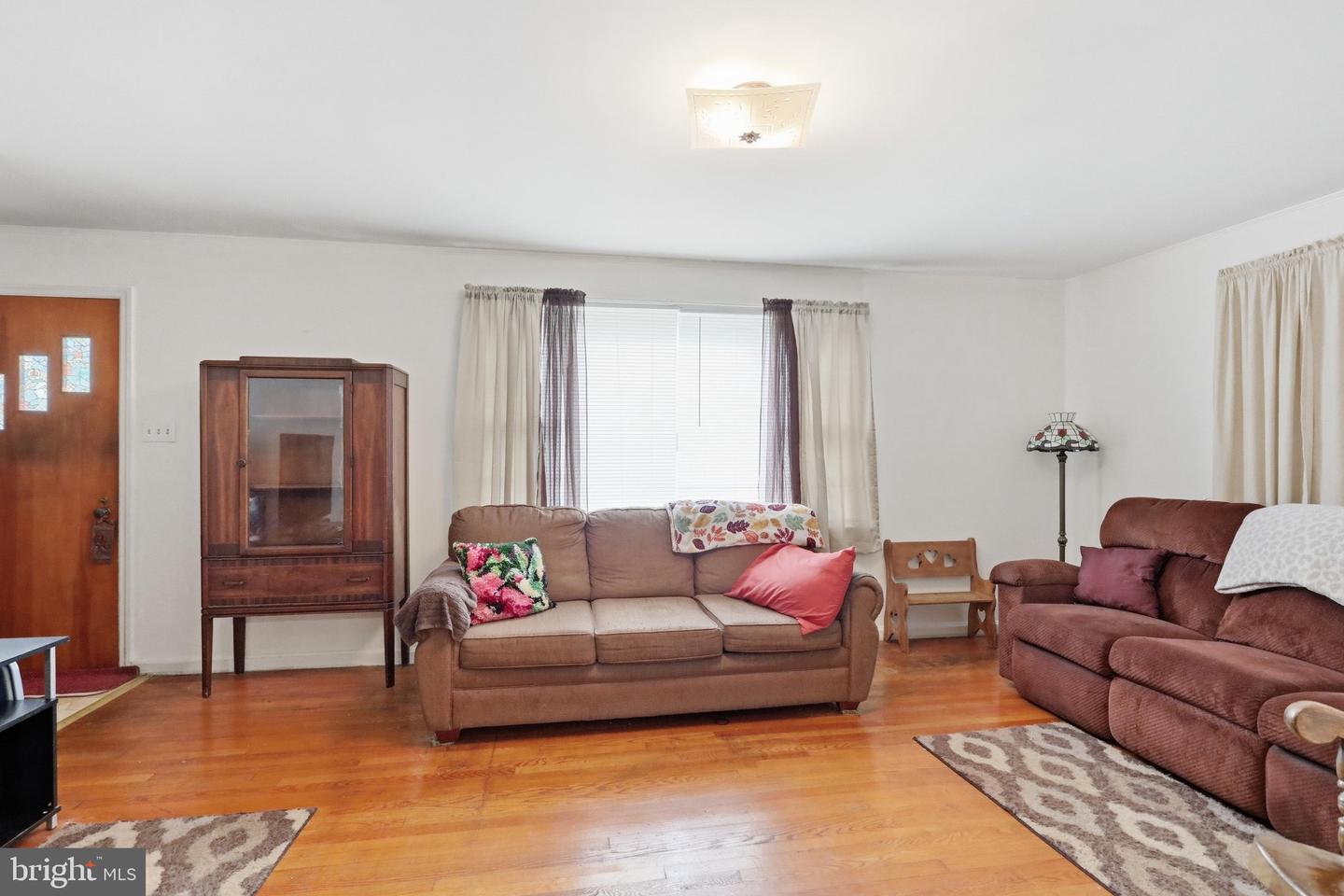 431 W. Sixth St. Property Photo 5