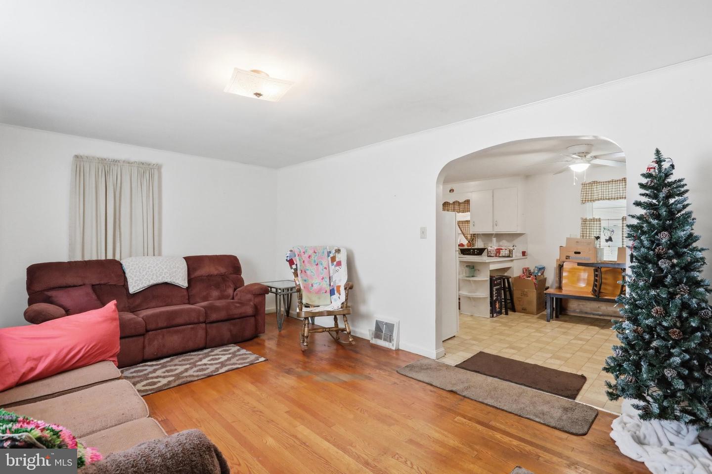 431 W. Sixth St. Property Photo 6