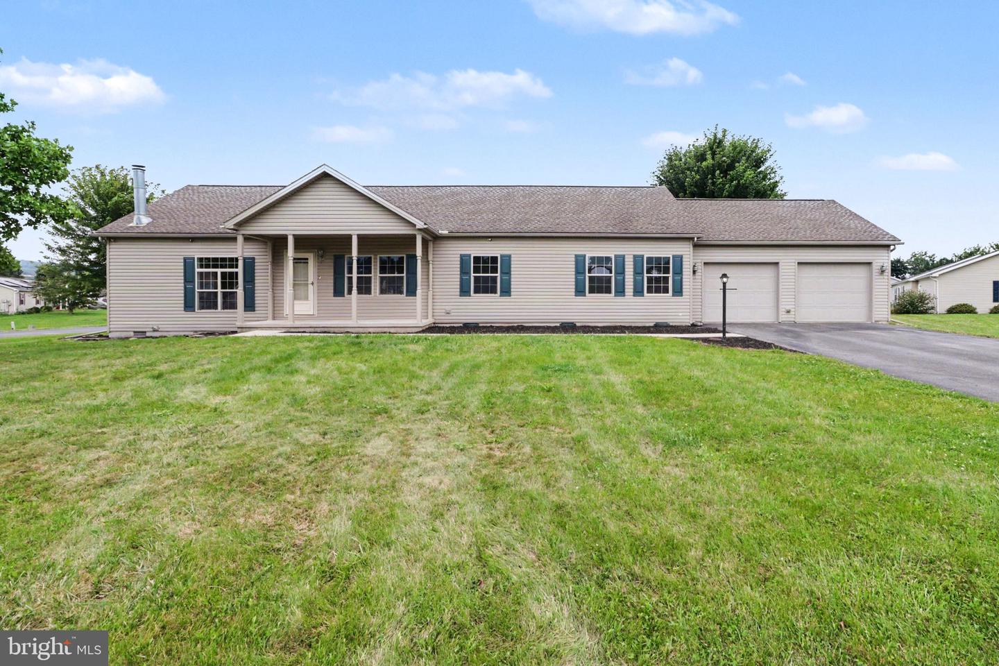 146 CAMELOT DRIVE Property Photo 1