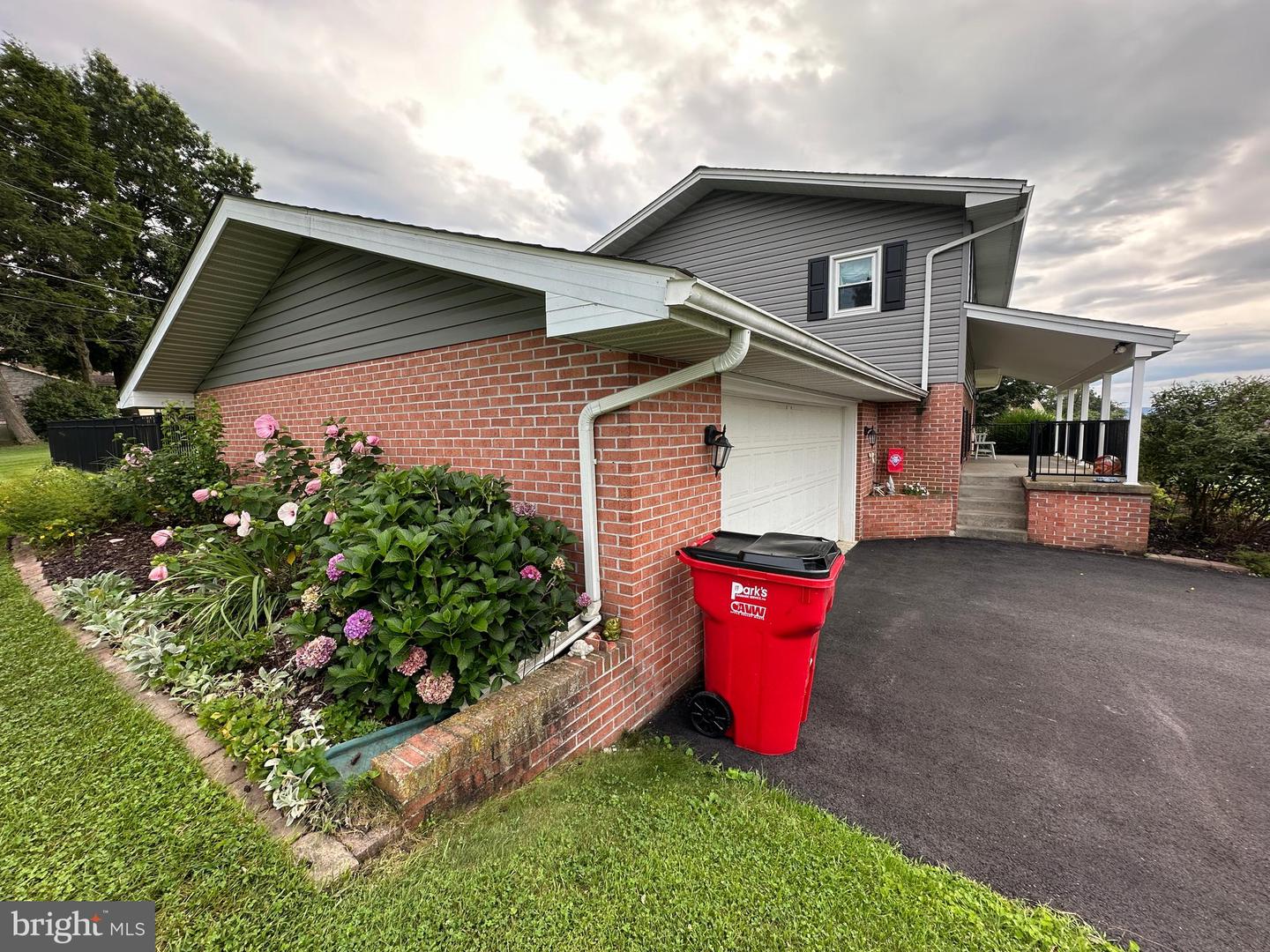 25 Kensington Drive Property Photo 33