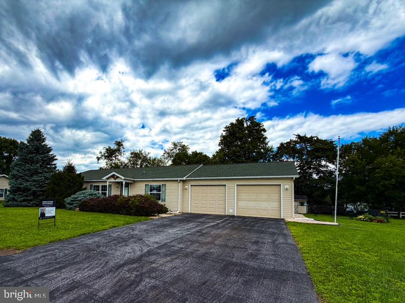 155 CAMELOT DR
