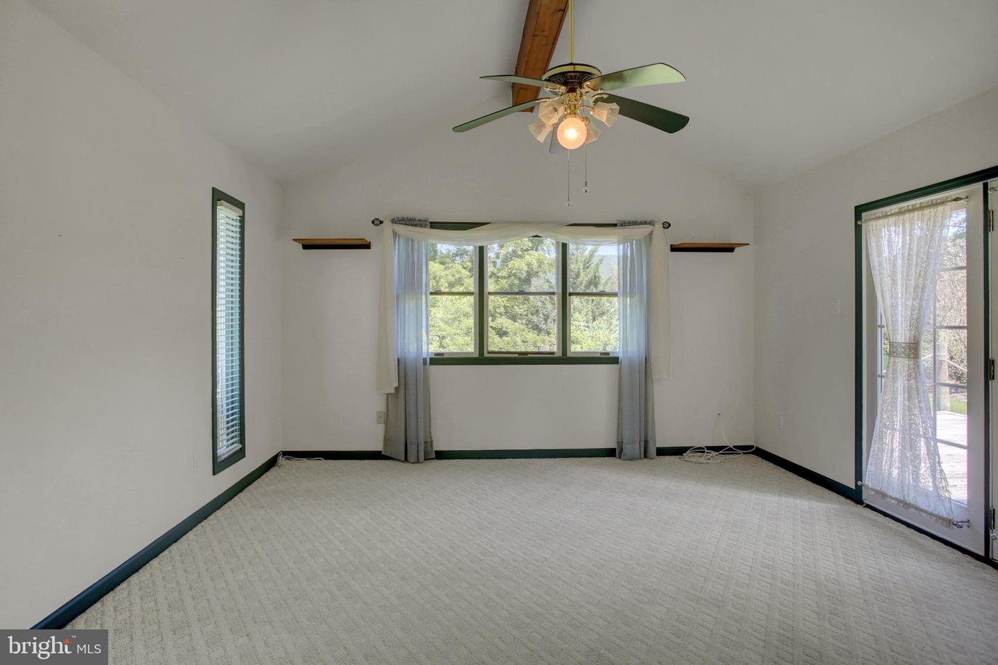 8895 Mentzer Gap Rd Property Photo 5