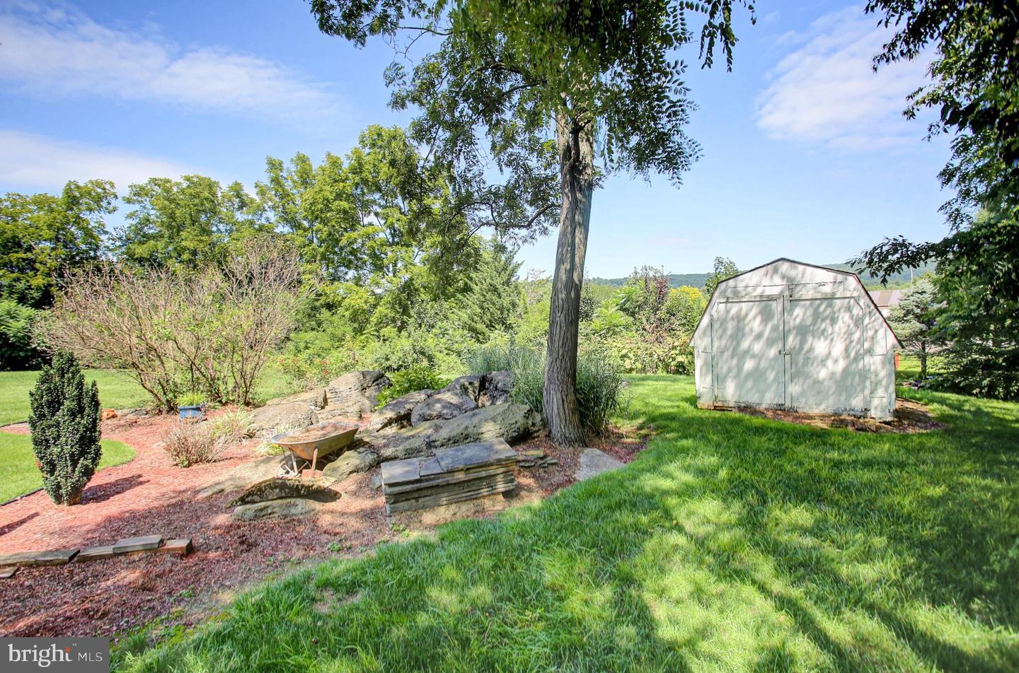 8895 Mentzer Gap Rd Property Photo 22